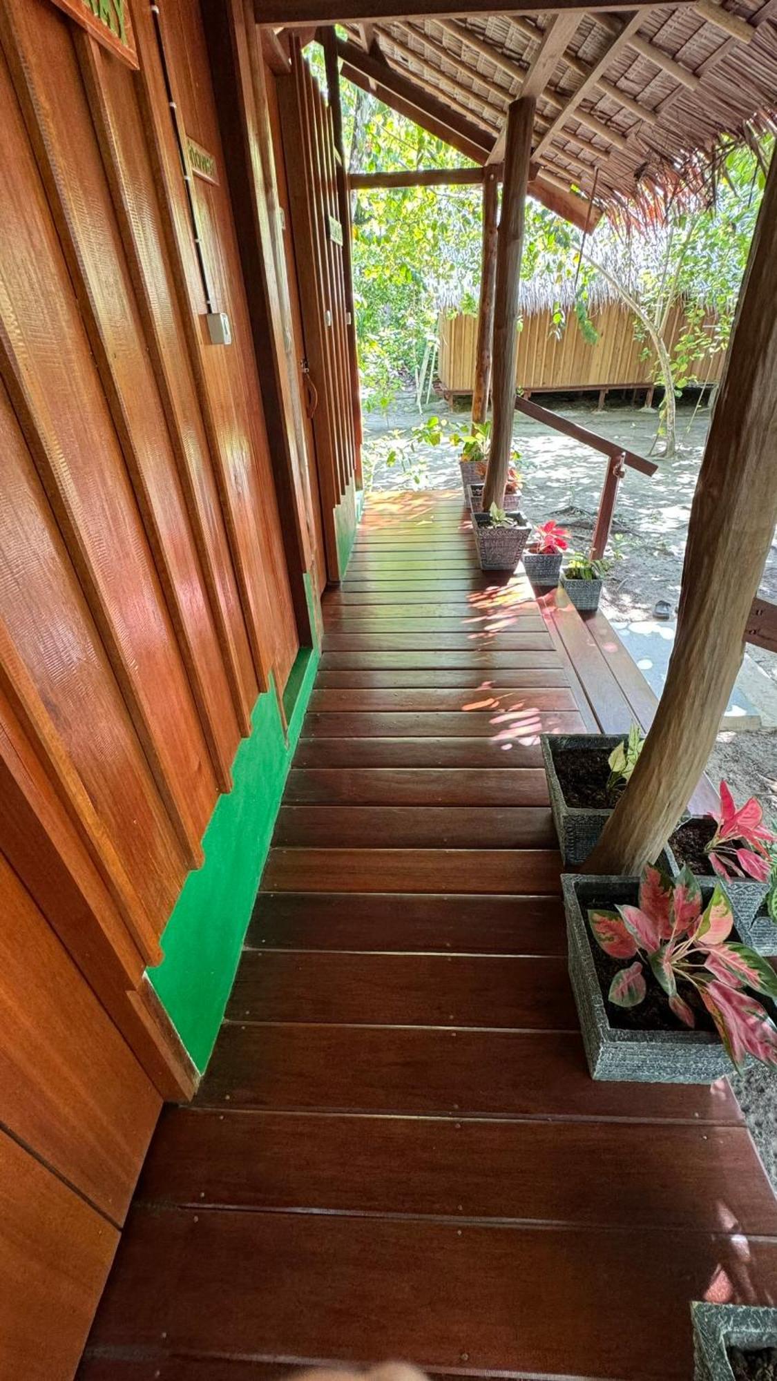 Nyande Raja Ampat Hotell Pulau Mansuar Eksteriør bilde